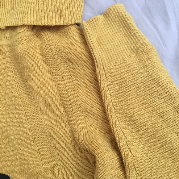 WARM KNITTED TURTLENECK AND LONG SLEEVE SWEATER - Picture 2 of 4